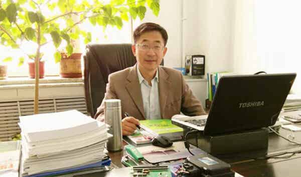 專訪新能源汽車電池成組管理應(yīng)用技術(shù)專家、哈爾濱威星動(dòng)力電源有限公司董事長(zhǎng)方英民