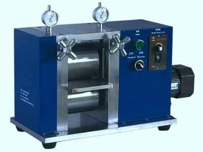 格瑞斯 電動立式對輥機實驗設(shè)備