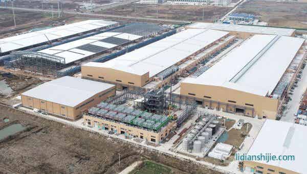 恩捷股份旗下江蘇恩捷的首條鋰電池隔膜生產(chǎn)線全線貫通并進(jìn)入試生產(chǎn)階段