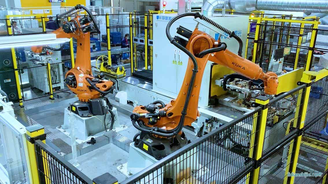 聯(lián)贏激光生產(chǎn)車間