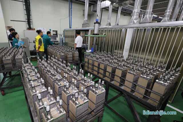 韓國光州尖端科學產業園區一家電池生產企業，相關人士進行緊急安全檢查