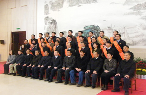 年度人物及創(chuàng)新單位代表與省領(lǐng)導(dǎo)合影